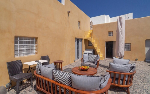 Canava House in Santorini