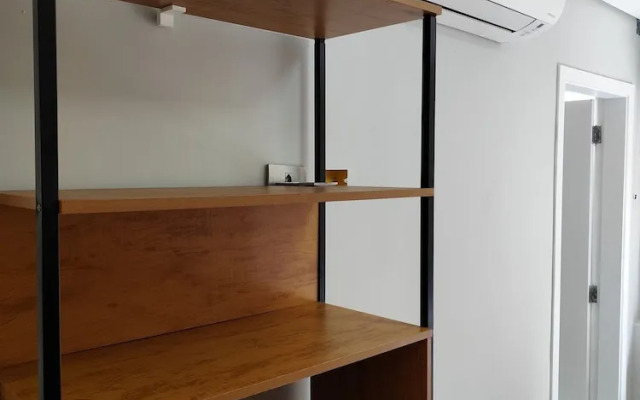 Pé na areia do Guarujá - Praia do Tombo (F)