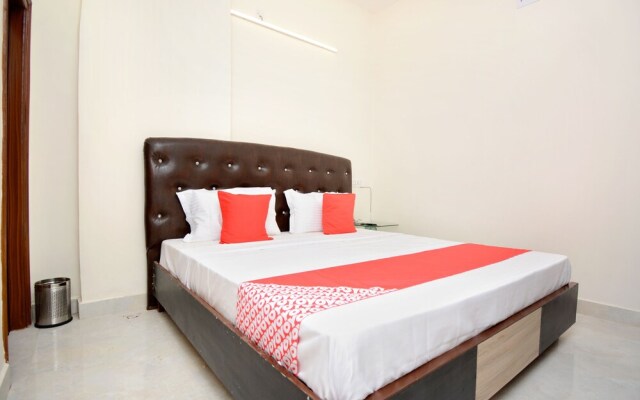 Oyo 22993 Hotel Ozas Grand