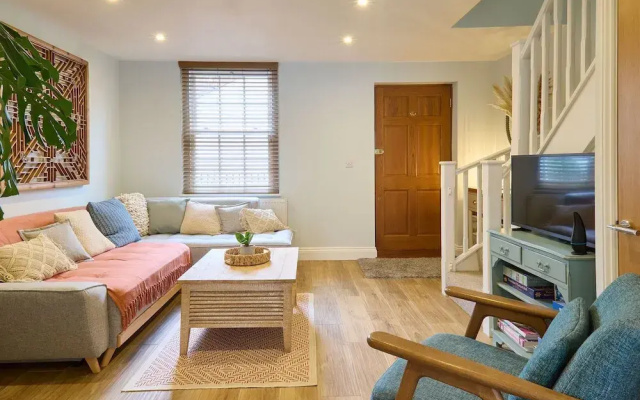 Host Stay Aurora