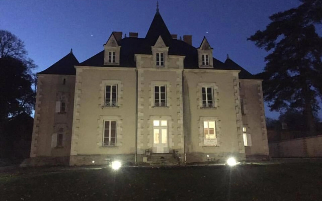 Le Petit Chateau Des Cedres