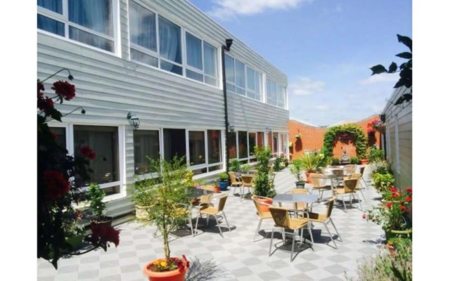 The Globe Hotel