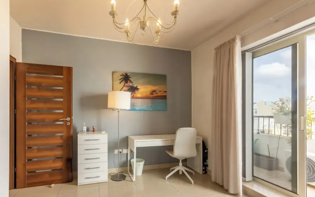 Modern and Comfortable Apart Savoy Garden