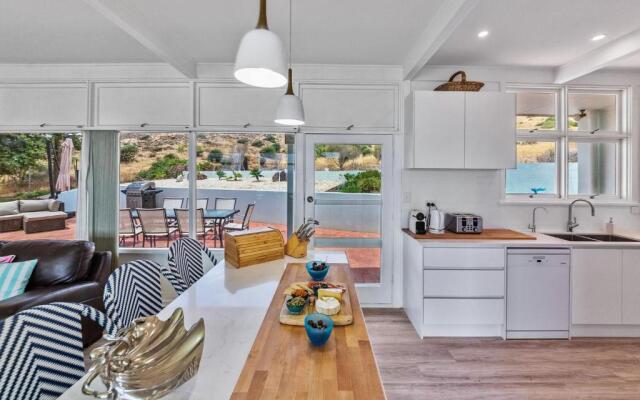 King of North Bay - 103 Gold Coast Drive