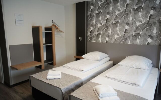 RAVEL Hotel Cyrano