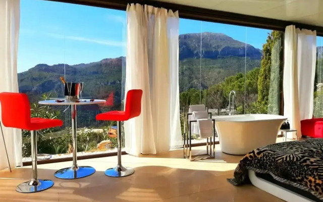 1 Bed, Sleeps 2, Tennis, Pool, Sauna