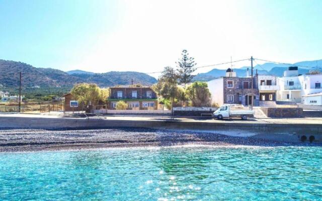 Terra Zeus - Wooden House Beachfront