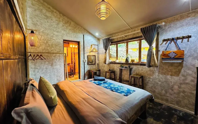 Khói Homestay and Restaurant