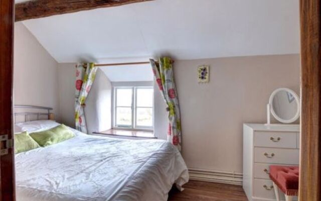The Stables 23563