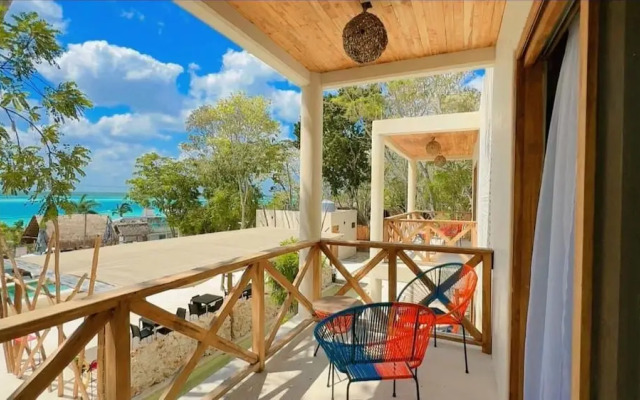 Hotel y Eco-Cabañas Azul María Bacalar