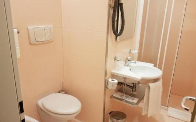 Hotel Ada