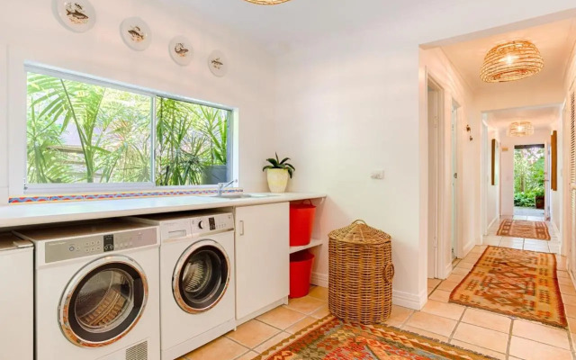 Sunshine Beach House 14 Depper Street