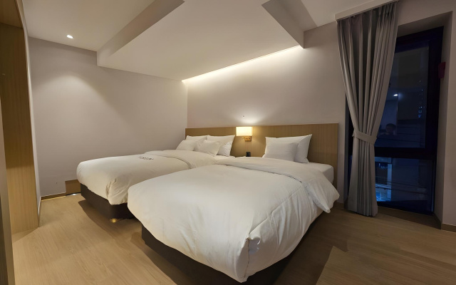 Tria Hotel