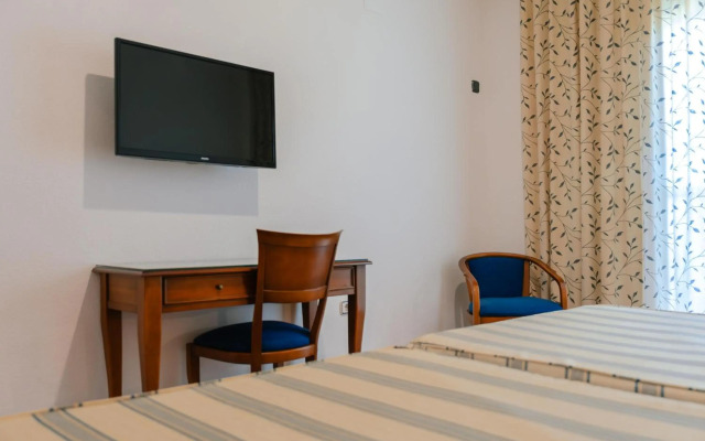 Port Europa Hotel