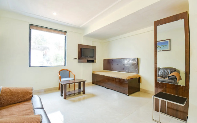 FabHotel Hillview Furnished Stays