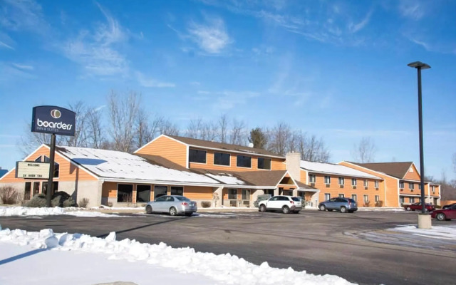 Boarders Inn & Suites by Cobblestone Hotels - Wautoma