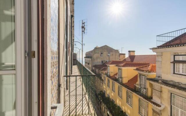 135 C - Quiet Charming Flat Historic Alfama Baixa