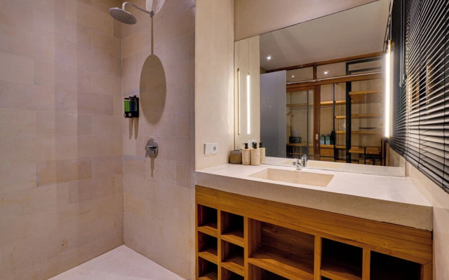 Stylish Canggu Apartment near Berawa Beach