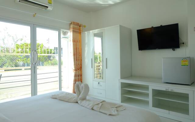 R J House Resort