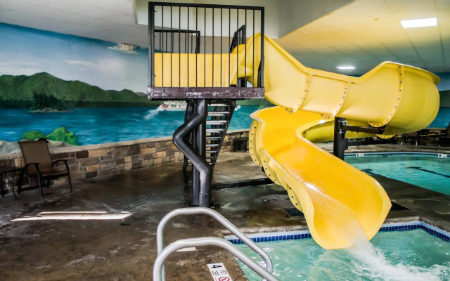 Comfort Suites Lake George