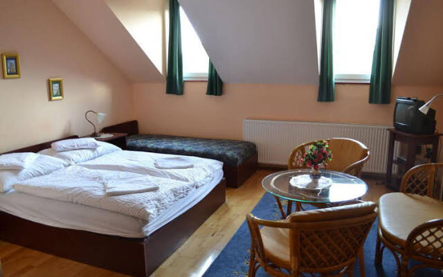 RQ Boutique  Unique Hotel