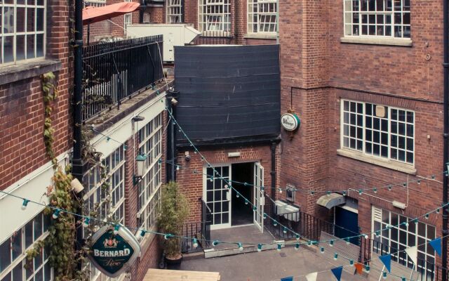 Rock n Bowl Hostel