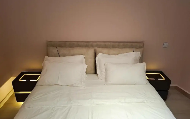 Heritage Residences-The Grey Lounge