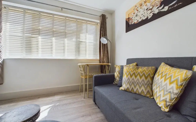 Charming Studio With Free Parking in Chelmsford