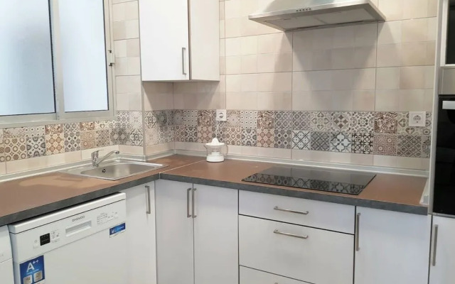 Apartamento Pintor Salvador Abril