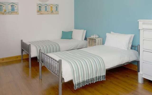 Great House for Large Groups, Lots of Space and Large Garden