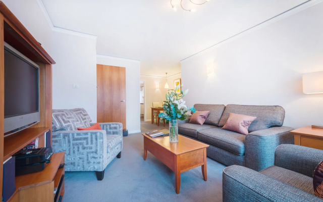 The Knight Residence Apartments by Mansley