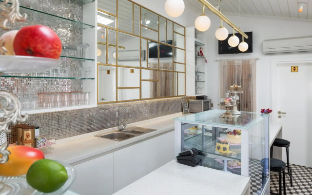Delight Deluxe Hotel and Spa