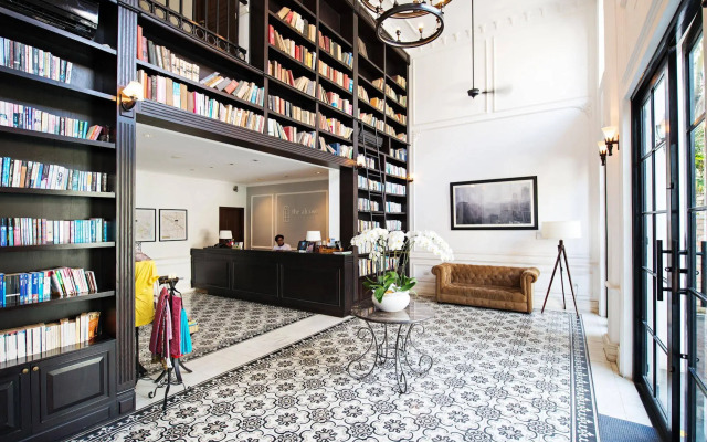 The Alcove Library Hotel