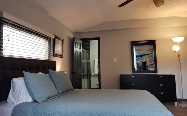 Apartment - 1064 College Street