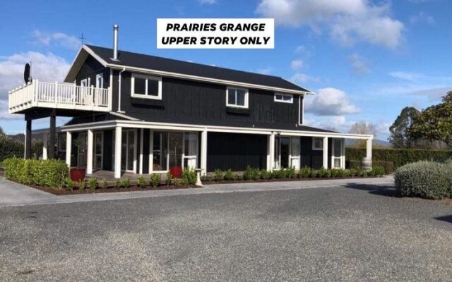 Prairies Grange Bed & Breakfast