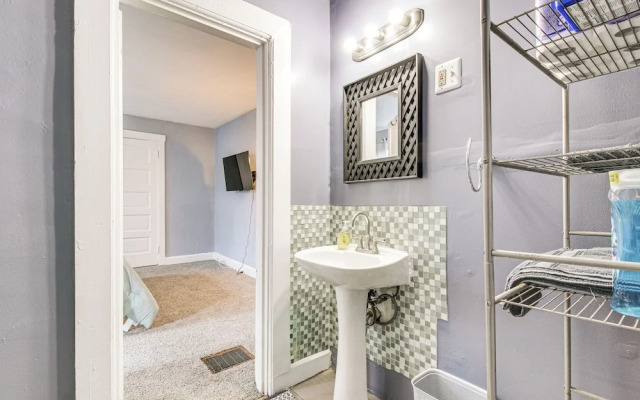 Pet-friendly Cincinnati Apt: 5 Mi to Downtown!