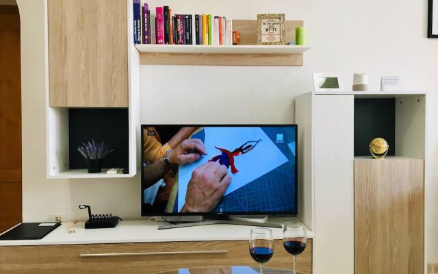 Sunny Holiday Apartment