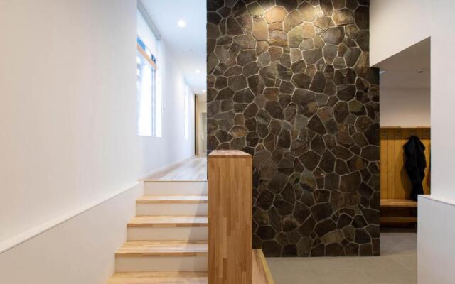 Aoyama Lodge