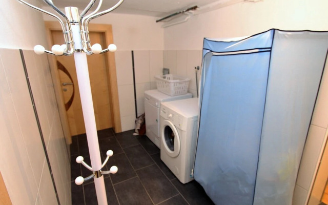 Cozy Chalet Near Ski Area in Stall