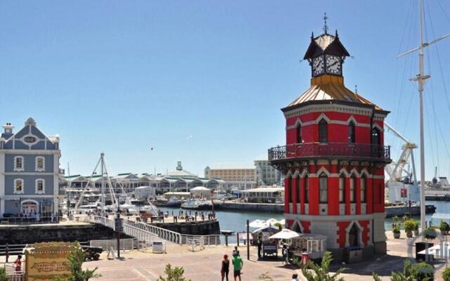 Luxury Three Bedroom Apartment - Fully Furnished and Equipped