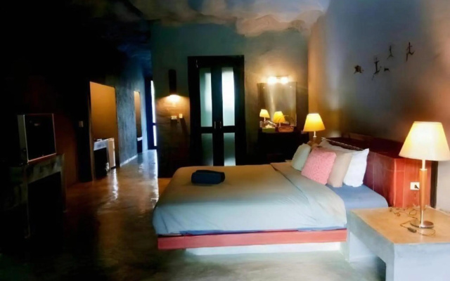 Avartarn Miracles Hotel