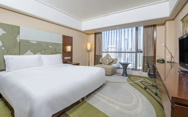 Holiday Inn Qingdao City Centre by IHG