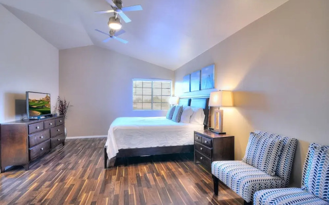 Backyard Playground! Golf Sport Court & Hot Tub!