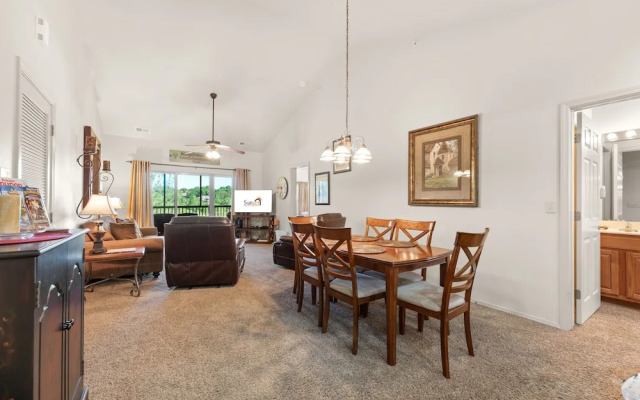 Ozark Comfort 3 Bedroom Condo by RedAwning