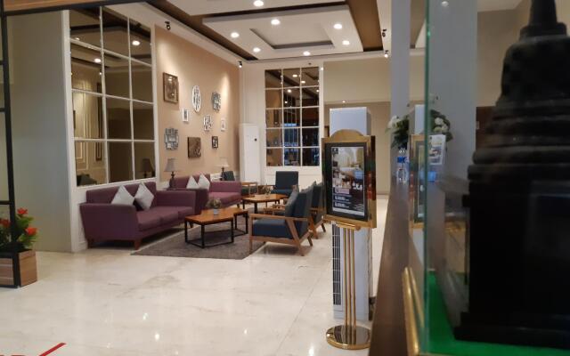 Triizz Hotel Semarang by Royal Singosari