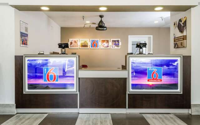 Motel 6 Fresno, CA - Yosemite Hwy