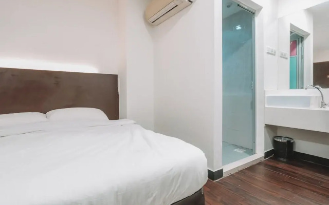 A Hotel Desker Stay from 10PM to 9AM