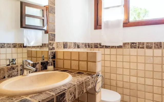 San Josep 6-bed Villa, Sleeps 14, Pool & Sea View
