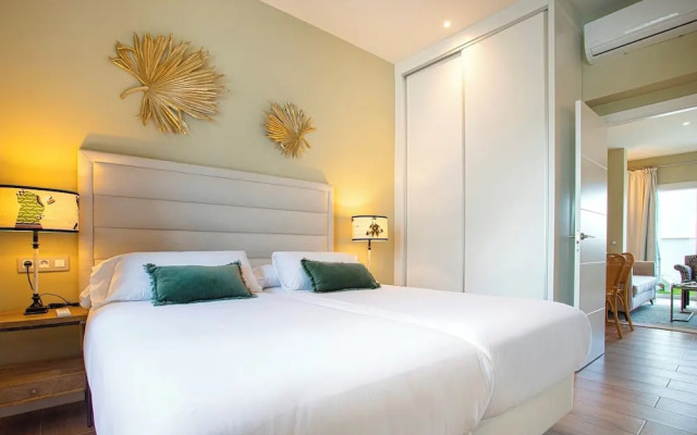 Marvelous Penthouse With 3 Terraces in Triana. Castilla III