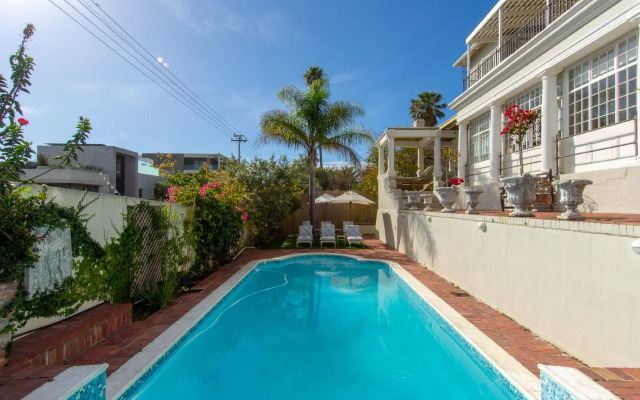 Rhonda's Manor Boutique Guest House